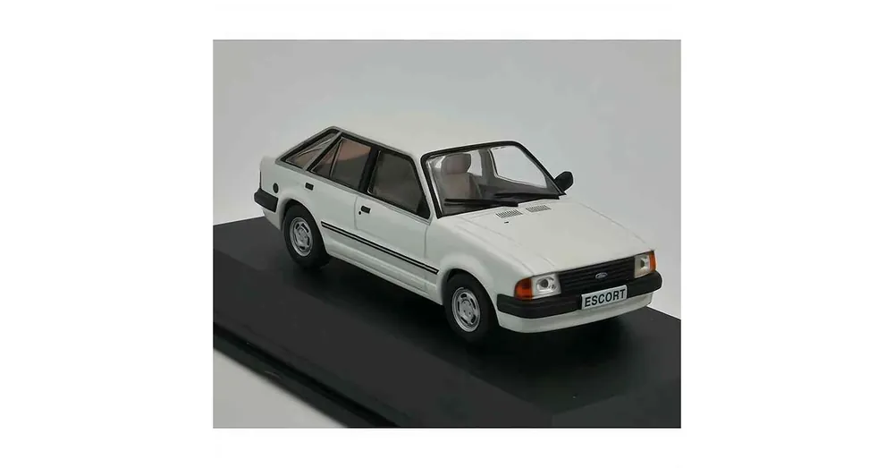 Népszerű Ford Escort GL (1988) fehér – 1 43 méretarányos fém modellautó Edicola