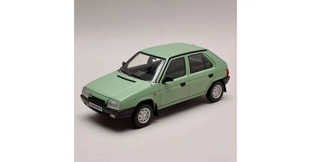 Biztonságos fizetés Skoda Favorit (1987) zöld – 1 24 méretarányos fém modellautó Whitebox