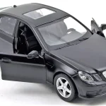 Mercedes-Benz E63 AMG matt 28 RMZ Népszerű