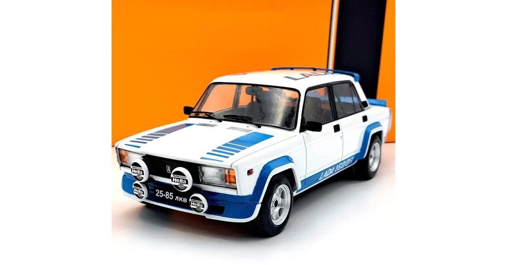 Prémium Lada 2105 VFTS 1 18 IXO autó modell