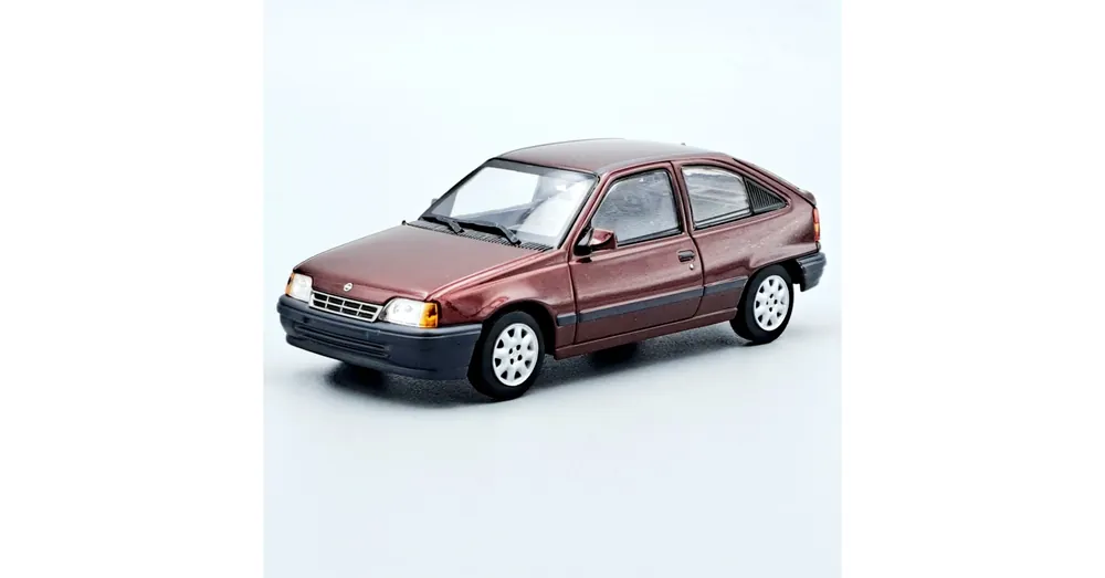 Azonnal elérhető Opel Kadett E 1990 1 43 Bordó Minichamps