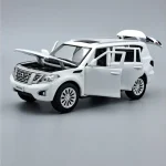 Vásárlói kedvenc Nissan Patrol Y62 1 32 Tayumo fehér