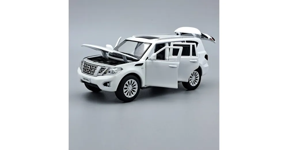 Vásárlói kedvenc Nissan Patrol Y62 1 32 Tayumo fehér
