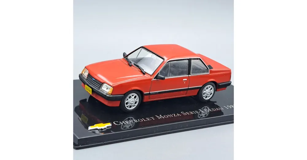 Vedd meg online Chevrolet Monza Serie 1 Sedan 1985 1 43
