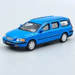 Akciós ár Volvo V70 1 43 Carararama modellautó