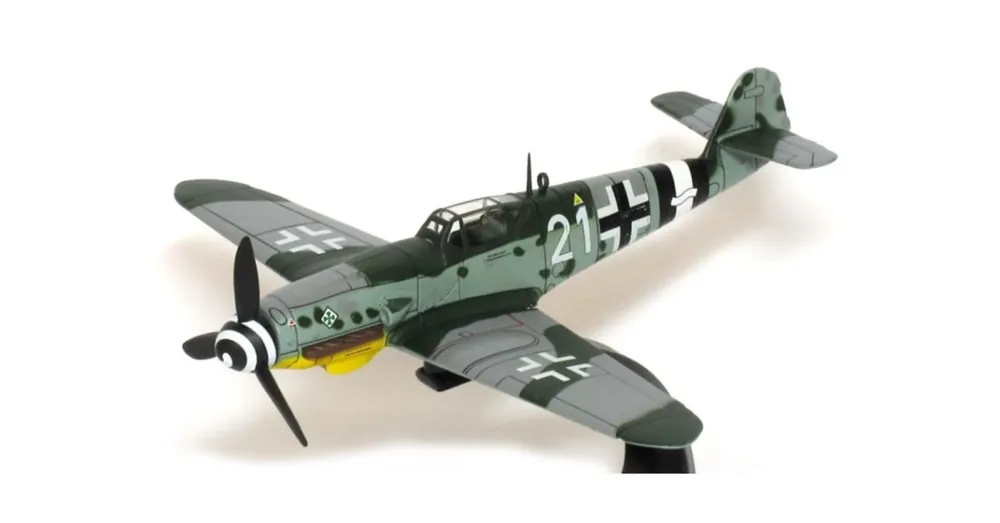 Vedd meg online Messerschmitt BF 109G repülő Német 1 72