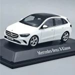 Vedd meg online Mercedes Benz B-Classe W247 1 43 fehér