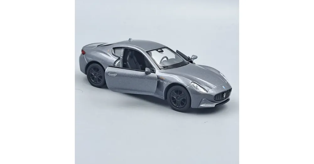 Korlátozott ajánlat Maserati Granturismo Folgore szürke