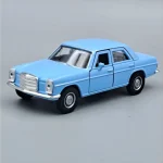Akciós ár Mercedes-Benz 220S világoskék