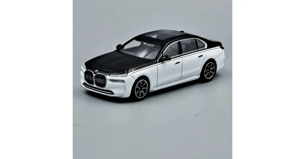 Kiárusítás BMW i7 xDrive60 1 64 Mini GT 959