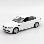 Olcsó BMW M5 modell és játékautó fehér RMZ