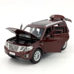 Szuper akció Nissan Patrol Y62 barna 1 32 Tayumo autó