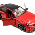 BMW M5 2025 1 18 Solido modellautó piros Árcsökkenés
