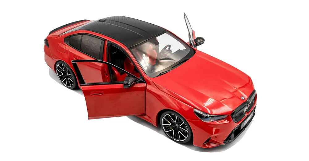 BMW M5 2025 1 18 Solido modellautó piros Árcsökkenés