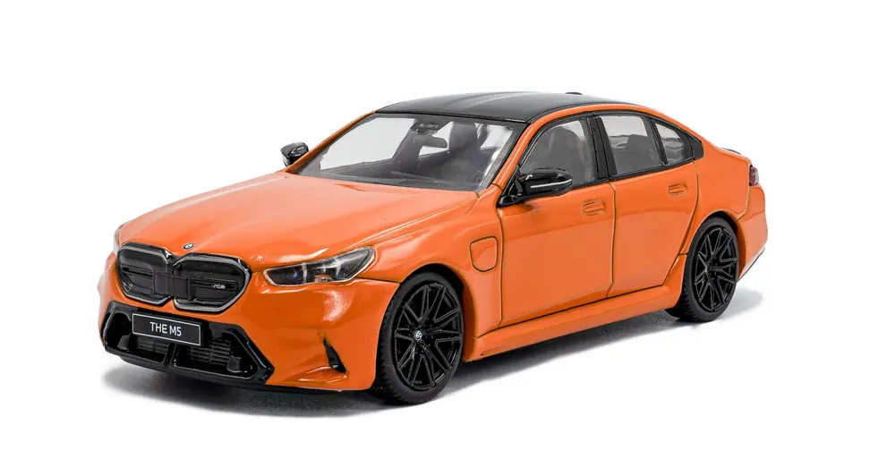 BMW M5 Sedan 2024 1 43 Solido narancs Utolsó esély