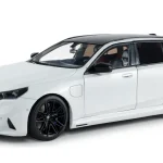 Csak ma BMW M5 Touring 2024 fehér 1 18 Solido