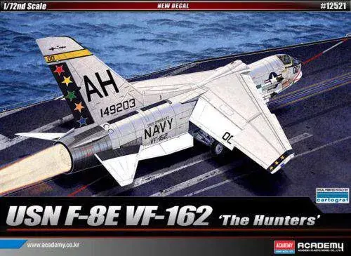 Legjobb ár Academy 1 72 Vought F-8E Crusader VF-162 ‘The Hunters‘ repülő makett