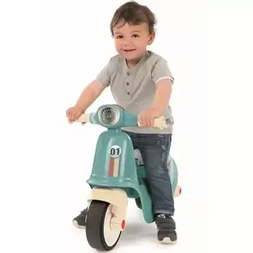 Smoby Vespa lábbal hajtós kismotor Szezonális akció