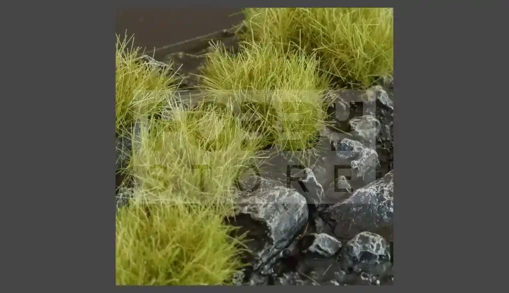 Outlet Gamers Grass TUFTS Realisztikus DRY GREEN XL- száraz zöld színű fűcsomók diorámához 36 darab (12 mm self-adhesive -DRY GREEN XL)