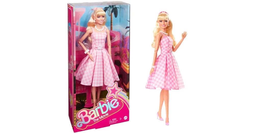 Barbie The Movie Barbie baba rózsaszín kockás szoknyában – Mattel Gyors kiszállítás