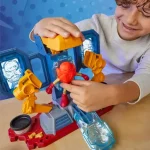 Play-Doh Marvel Bosszúállók Vasember páncélgyártó laboratóriuma fénnyel és hanggal – Hasbro Olcsó